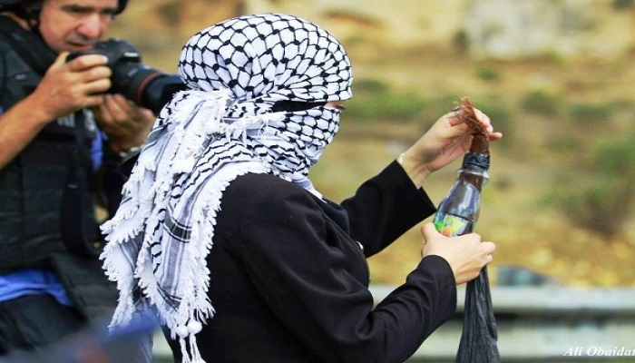 كيف تحولت النساء في فلسطين إلى أيقونات نضالية؟