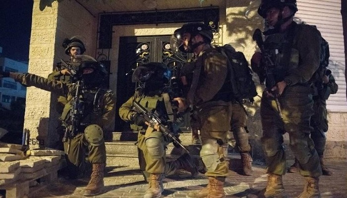 بينهم قيادي في حماس.. 16 معتقلا من الضفة الليلة الماضية

