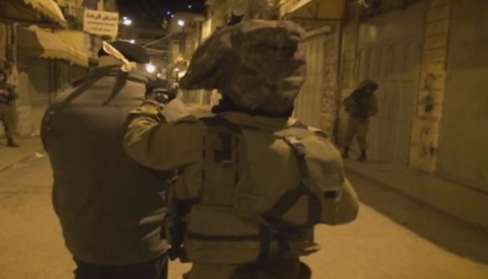 الاحتلال يعتقل 17 مواطنا من الضفة
