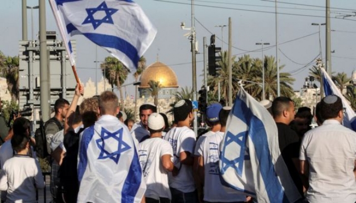 المستوطنون يخططون للقيام بمسيرة أعلام في القدس

