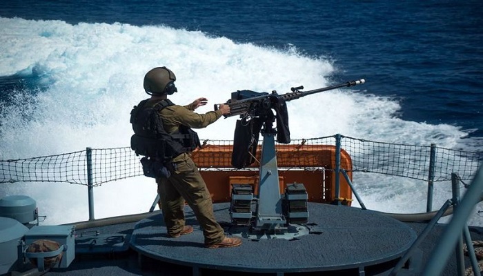 بحرية الاحتلال تهاجم الصيادين قبالة شواطئ غزة
