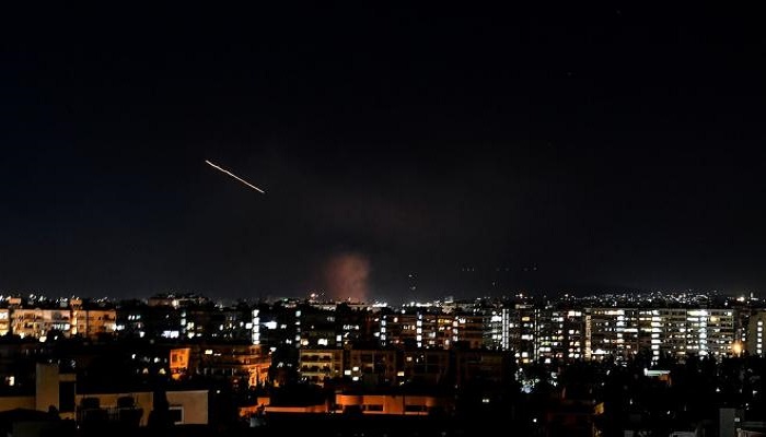 استشهاد 4 وجرح 3 آخرين في قصف إسرائيلي على محيط دمشق
