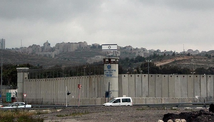 حملة الاعتقالات بحق العمال الفلسطينيين تسبب اكتظاظا في سجون الاحتلال

