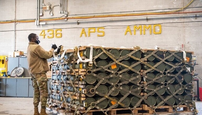 أوكرانيا الأولى في تلقي المساعدات العسكرية الأمريكية