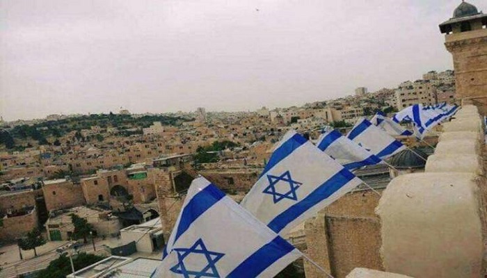 الاحتلال يرفع العلم الإسرائيلي على الحرم الإبراهيمي الشريف
