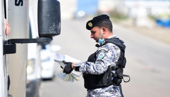 ضبط أكثر من 2 طن بسكويت منتهية الصلاحية شمال غرب القدس
