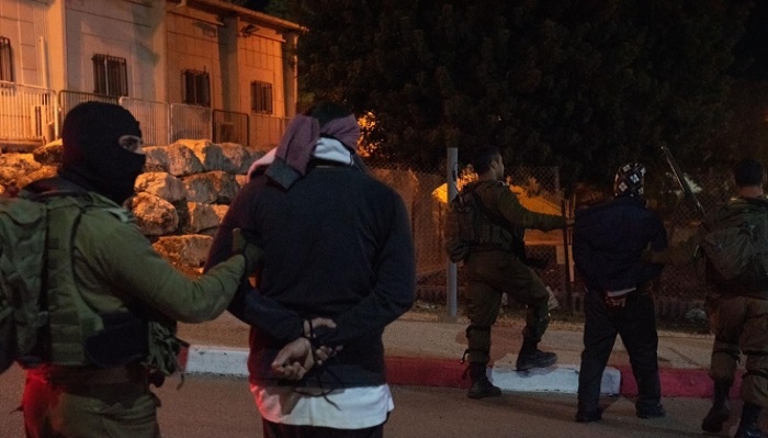 الاحتلال يزعم اعتقال شابين من نابلس في تل أبيب لنيتهما تنفيذ عملية

