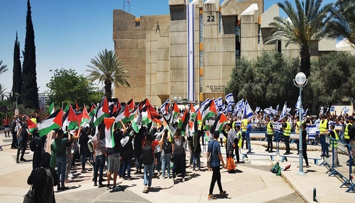 الحركة الطلابية الفلسطينية في جامعات الداخل المحتل تمارس الوطنية وتواجه التحريض

