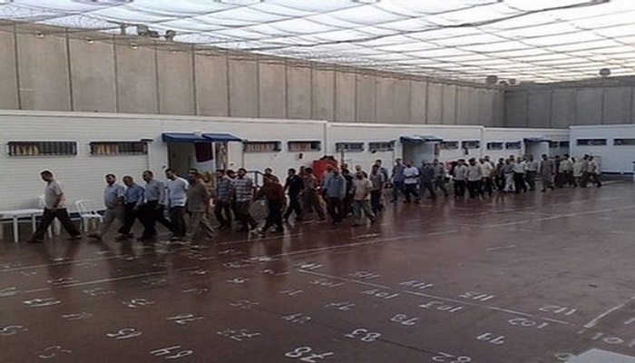  250 أسيراً أقلهم أمضى 40 عيدا في سجون الاحتلال