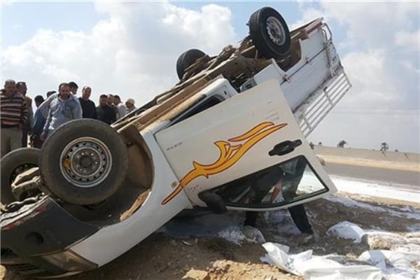 إصابة 6 عمال أثناء