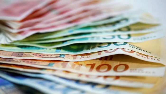 صحيفة عبرية تكشف عن صندوق سري إسرائيلي لتحويل الأموال للسلطة 

