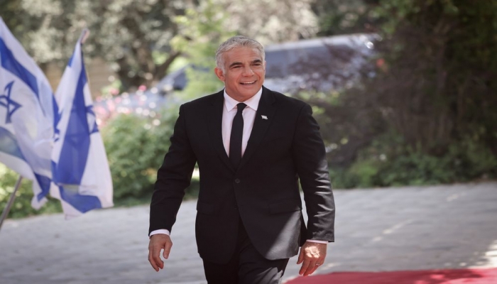 لابيد يعقد اجتماعا