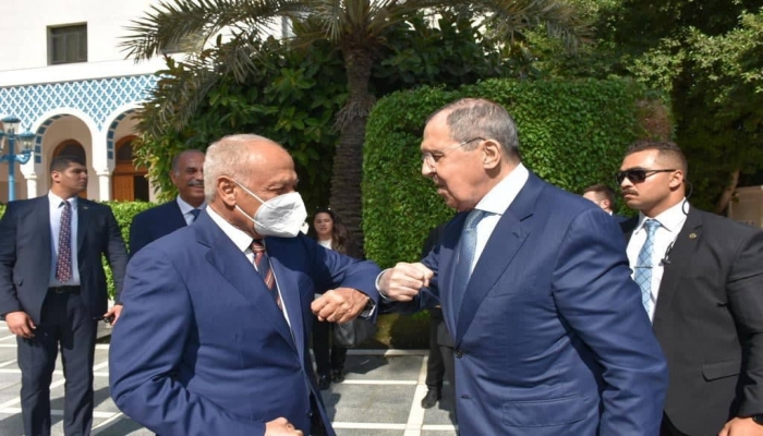 أبو الغيط يبحث مع