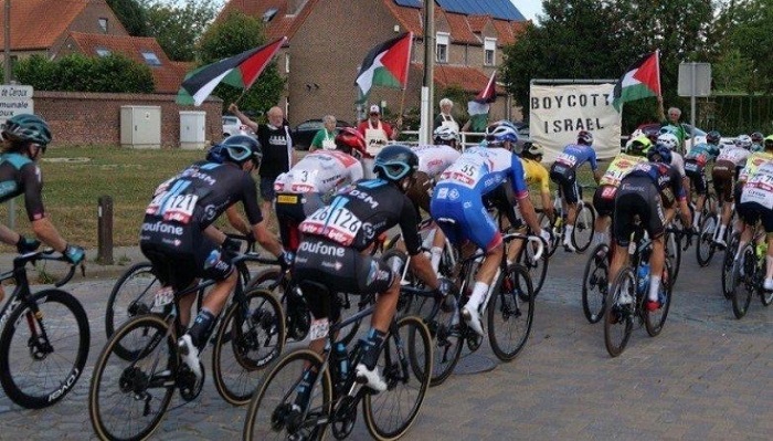 بلجيكا.. احتجاجات رافضة لمشاركة فريق إسرائيلي بسباق دراجات
