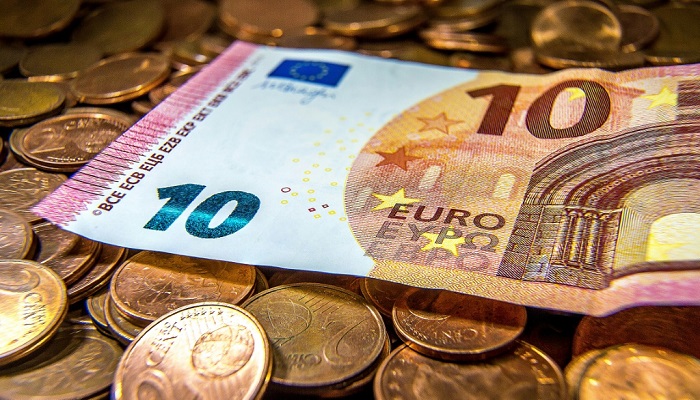 التضخم في منطقة اليورو يرتفع لمستوى قياسي جديد والنمو يتباطأ
