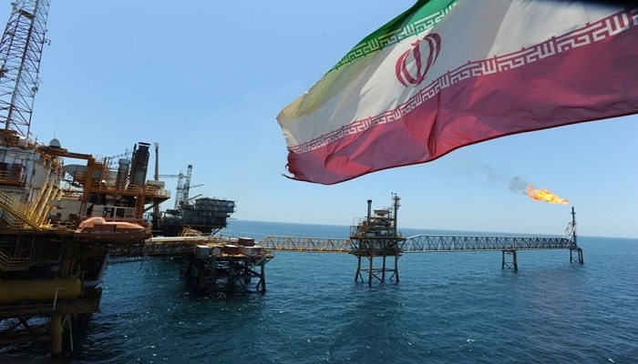 وسائل إعلام: إيران تخفض أسعار نفطها لمنافسة روسيا في الصين
