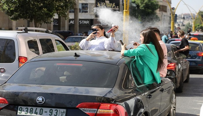 الشرطة: 11 إصابة خلال الاحتفال بنتائج الثانوية العامة في الضفة

