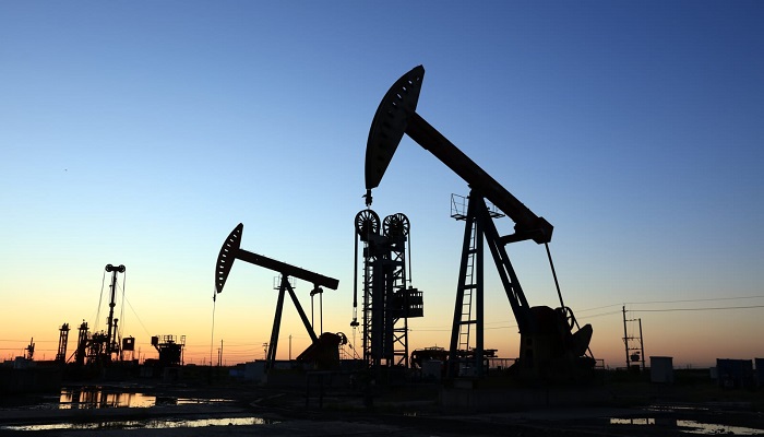 النفط يتجه نحو تسجيل أكبر مكاسب أسبوعية في قرابة 4 أشهر
