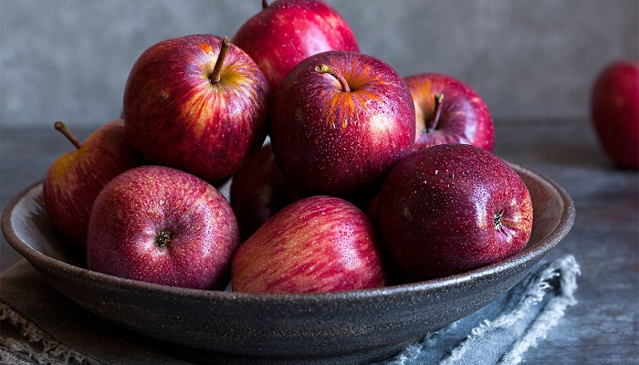 ماذا يعني للصحة تناول التفاح كل يوم؟
