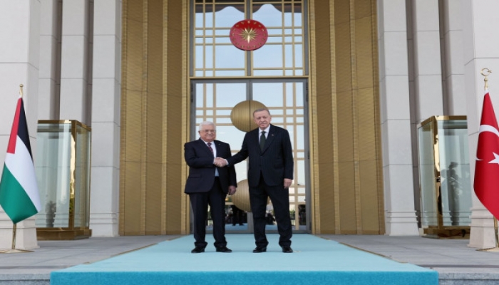 أردوغان يستقبل الرئيس عباس بمراسم رسمية في أنقرة