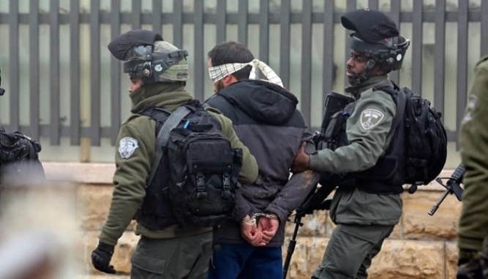 الاحتلال يعتقل 18 مواطنا من الضفة
