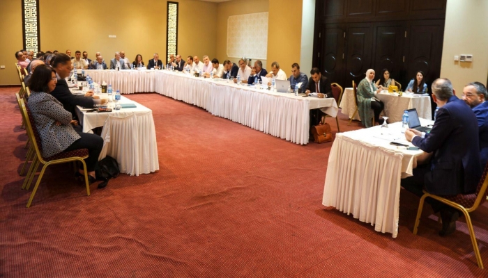 وزارة المالية تناقش