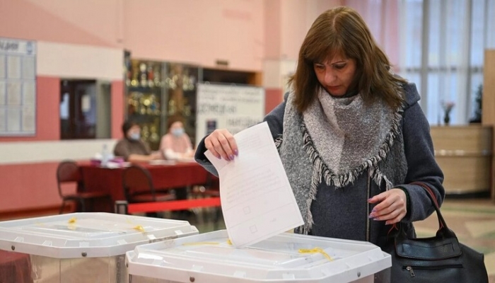 أكثر من 87% من سكان مقاطعة خيرسون صوتوا لصالح الانضمام إلى روسيا
