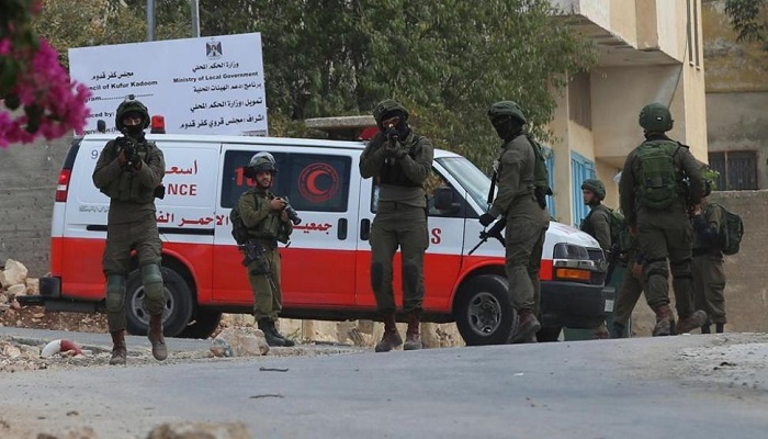 إصابة أربعة مواطنين برصاص الاحتلال خلال اقتحام نابلس
