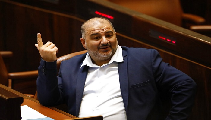 منصور عباس: أنا ضد رفع العلم الفلسطيني في التظاهرات ضد نتنياهو 