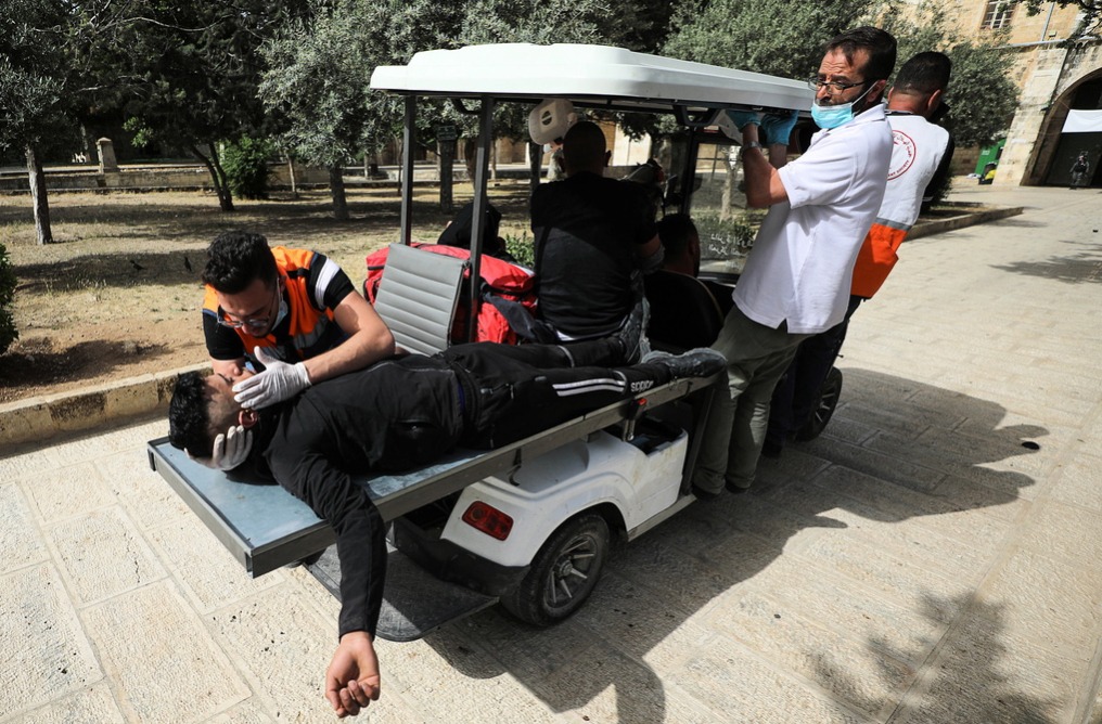 إصابات بالاختناق خلال قمع الاحتلال مسيرة ضد الاستيطان بمسافر يطا بالخليل