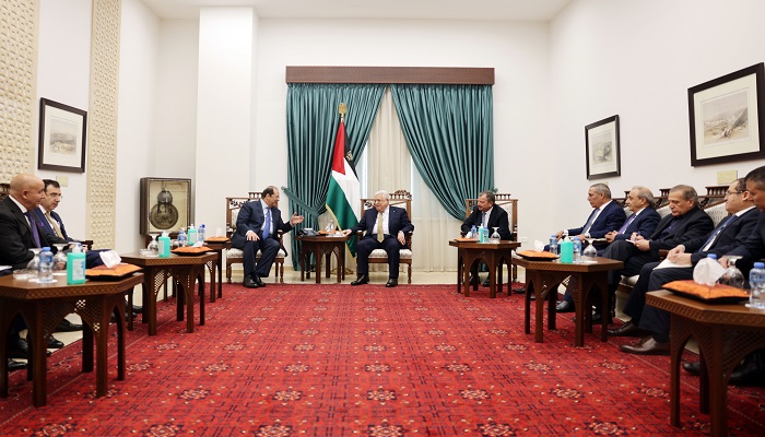 الرئيس يستقبل رئيسي جهازي المخابرات المصرية والأردنية
