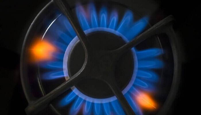 انخفاض أسعار الغاز في أوروبا إلى أقل من 700 دولار لأول مرة منذ عام 2021
