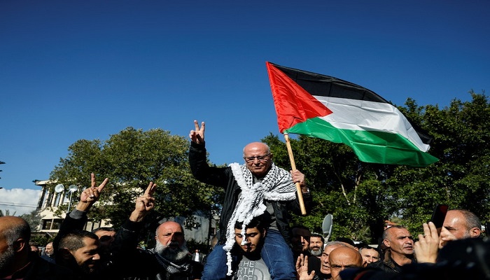 هل يكون العلم الفلسطيني عنوانا للمواجهة المقبلة مع الاحتلال؟ 

