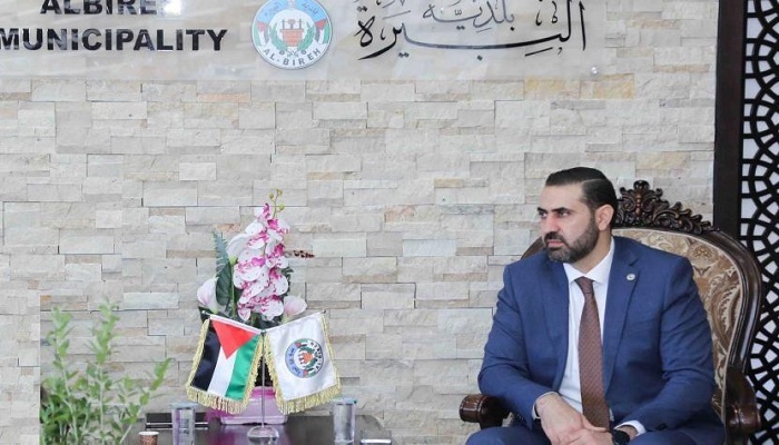 الاحتلال يعتقل رئيس بلدية البيرة إسلام الطويل