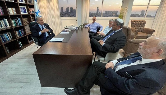 نتنياهو يسترضي بن غبير بعد استبعاده من اجتماع أمني 
