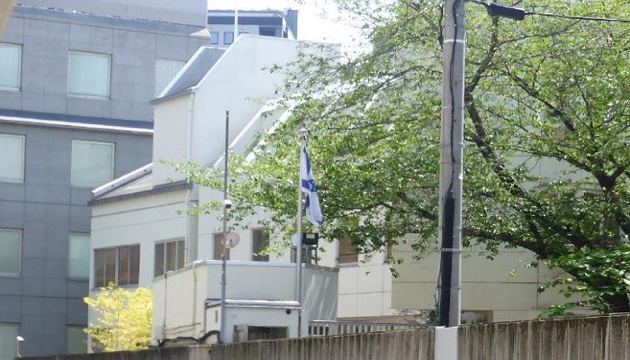 طوكيو: اصطدام سيارة بحاجز قرب السفارة الإسرائيلية

