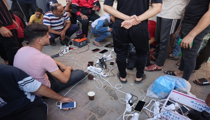 عودة تدريجية للاتصالات