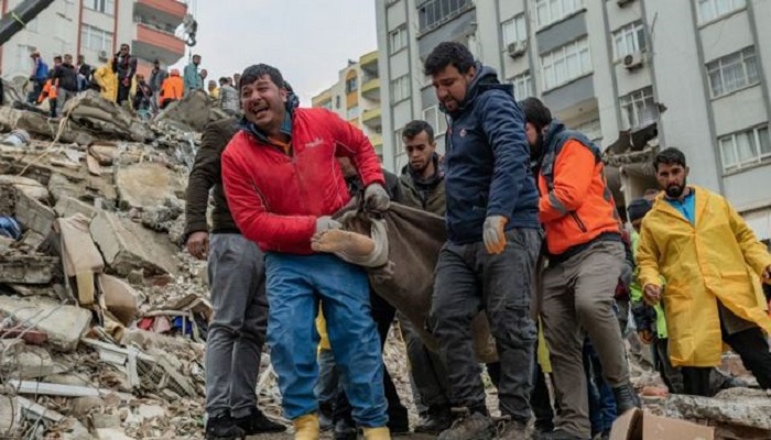 ارتفاع حصيلة الضحايا الفلسطينيين جراء الزلزال في تركيا وسوريا إلى 91
