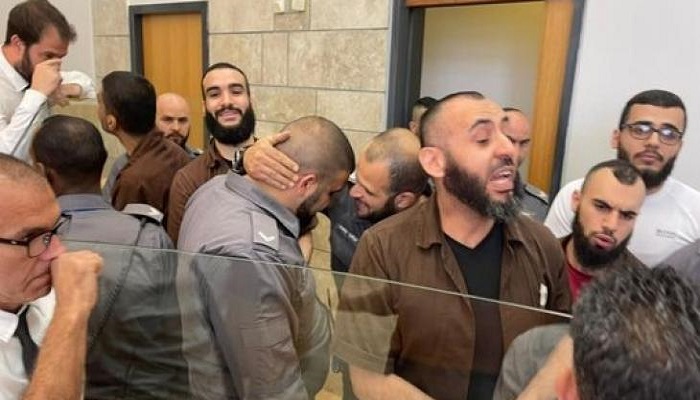 مهجة القدس: الاعتداء على الأسير المعزول إياد جرادات ورشه بالغاز 