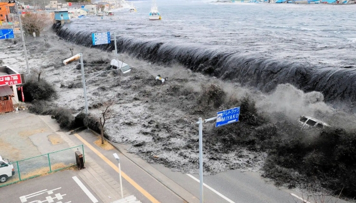 المركز الأورومتوسطي: نحذر من موجات تسونامي كبيرة في عدة دول
