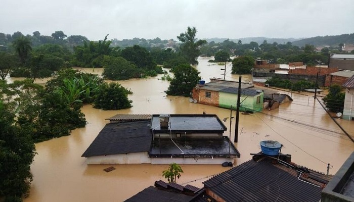 ارتفاع حصيلة الفيضانات في البرازيل إلى 54 قتيلا