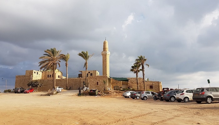 الكشف عن هوية ودوافع منفذي الهجوم على مسجد الإمام علي في يافا 