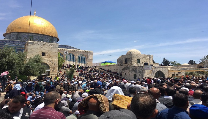 100 ألف يؤدون صلاة الجمعة الأولى من شهر رمضان في المسجد الأقصى
