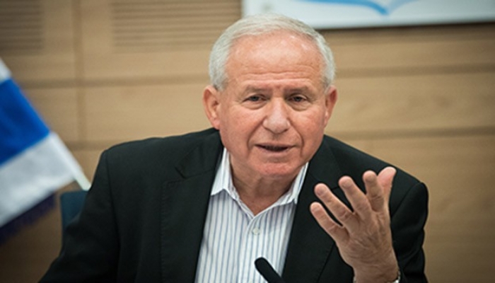 قناة عبرية: توجه لدى نتنياهو بتعيين ديختر وزيرًا للجيش
