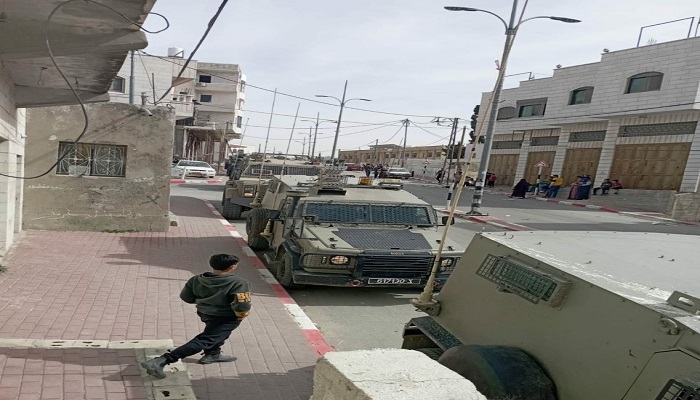 الاحتلال يقتحم بلدة بيت كاحل ويستولي على مركبة