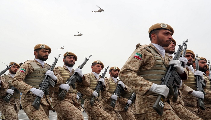 القوة البرية للجيش الإيراني تزيح الستار عن إنجازات جديدة
