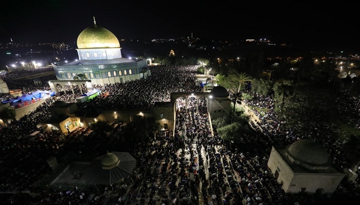 280 ألف مصل يحيون ليلة القدر في المسجد الأقصى المبارك