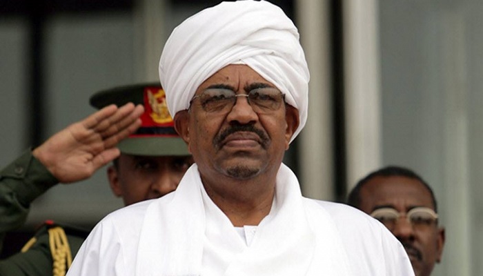 الجيش السوداني يؤكد أن عمر البشير في المستشفى تحت حراسة قضائية
