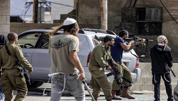 إصابات في اعتداءات للاحتلال ومستوطنيه على أهالي بلدة صوريف بالخليل
