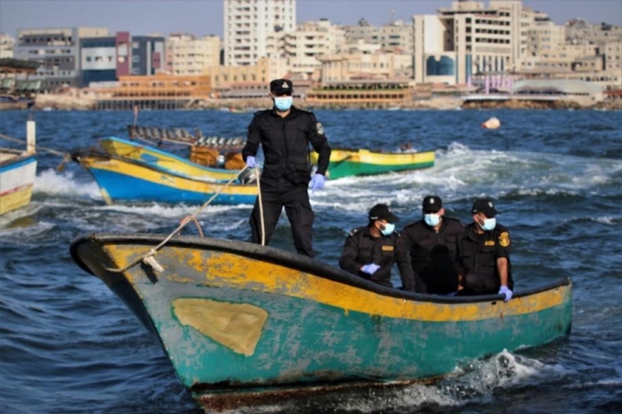  الشرطة البحرية في غزّة: إصابة صيّاد وفقدان آخر في عرض بحر رفح
